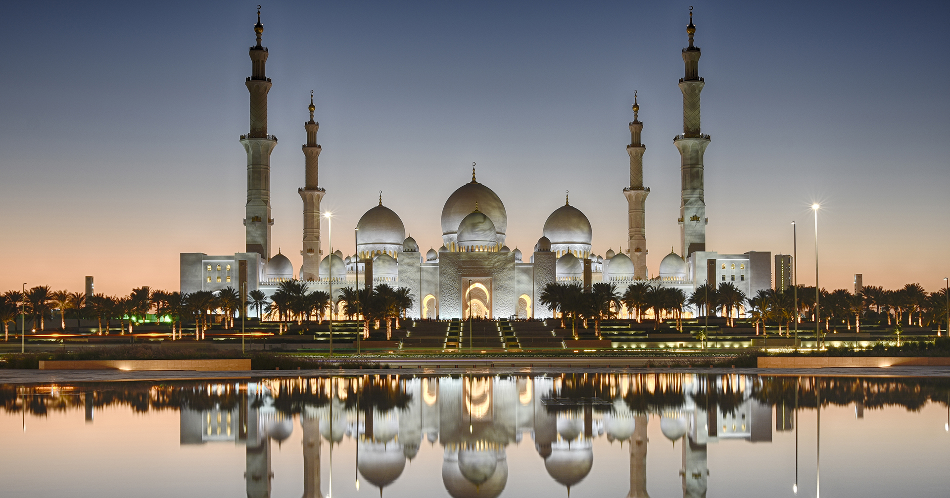 Imágenes de la Gran Mezquita del Jeque Zayed en diferentes momentos del día