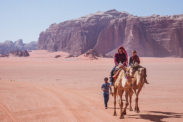 Desierto Wadi Rum con camellos Jordania ASIVIAJO