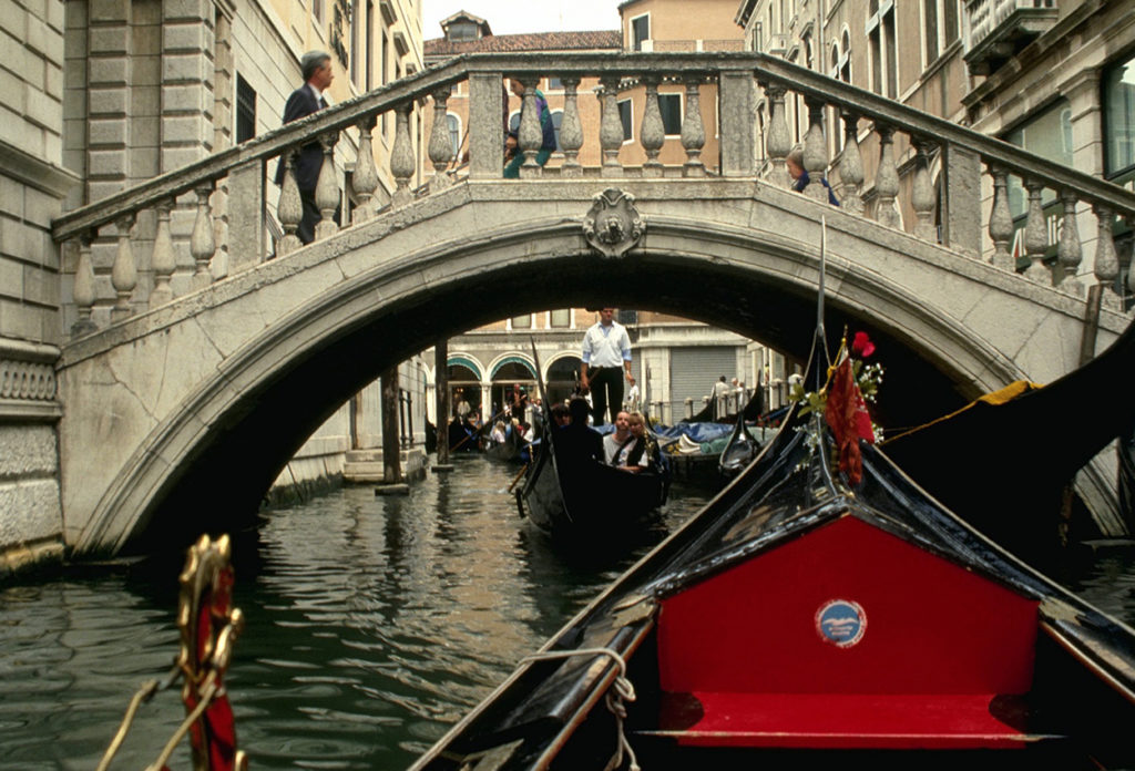 Paseo en gondola por Venecia Italia