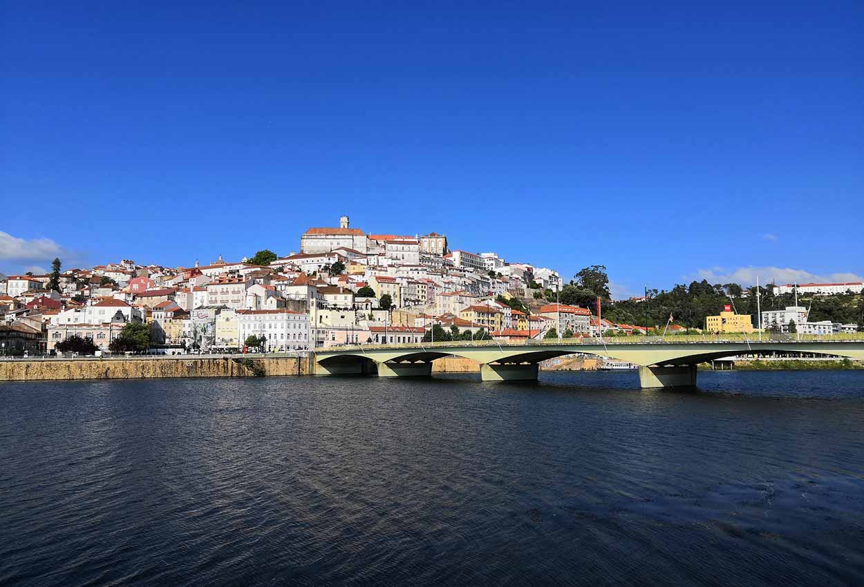 Rio Mondego Coimbra Portugal